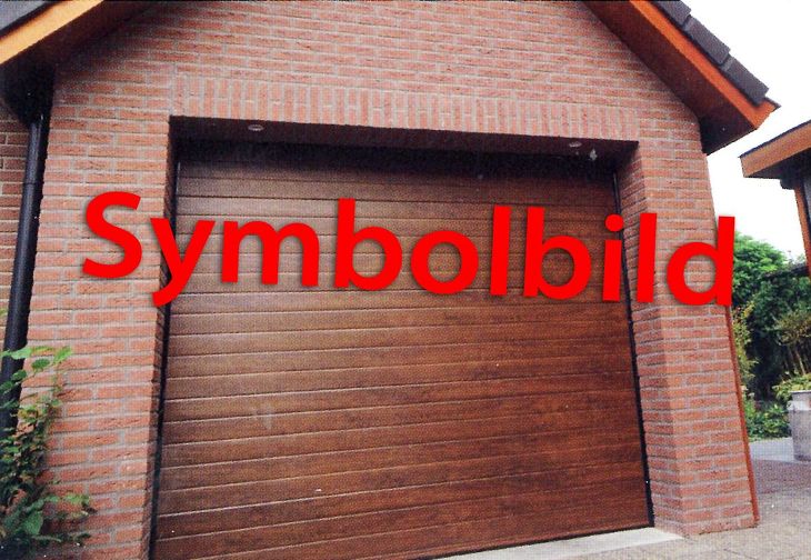 Garagentor Maß 250 cm breit x 212,5 cm hoch - www.vn-auktion.at